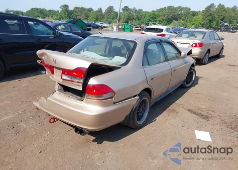 2001 Honda Accord 2.3 Lx из США, поврежденный, VIN 1HGCG66521A015983